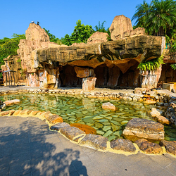 龙门铁泉黄金汤温泉度假村