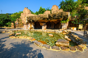 龙门铁泉黄金汤温泉度假村