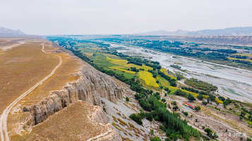 玛纳斯河大峡谷