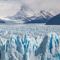 佩里托莫雷诺冰川