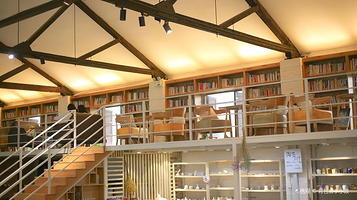 北仓图书馆(北仓文创街区店)