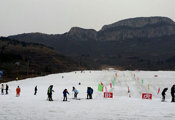 济南卧虎山国际滑雪场第 24 张图片