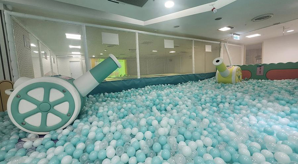 追风奇幻岛-台南远百成功店-糖果小镇