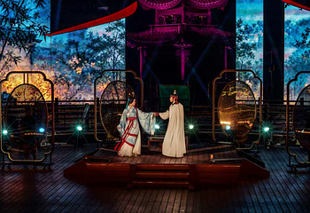 《游湖戏梦·小乔初嫁了》沉浸式水上实景演出第 5 张图片