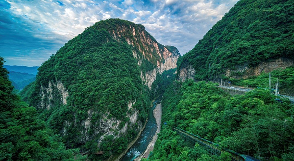 恩施锦鲤山景区