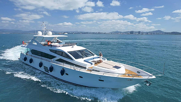 三亚蓝翼游艇俱乐部