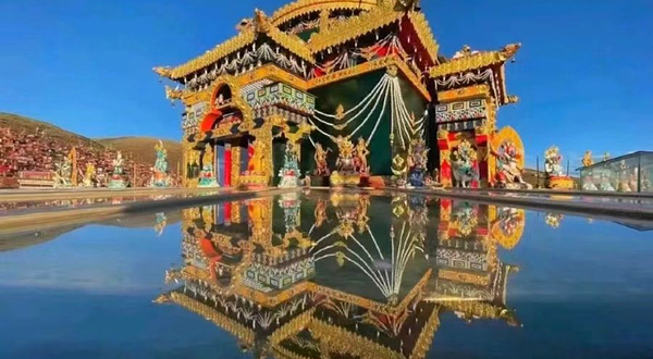 亚丁月亮湾藏家