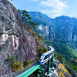大觉山悬崖动车
