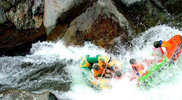 九龙峡谷激情漂流