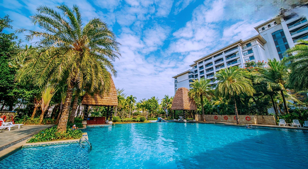 澄迈景廷海景酒店温泉泳池