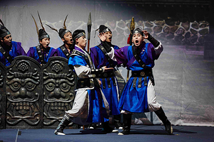 飞翔 (韩国庆州)