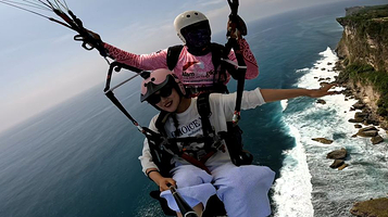 ALAM PARAGLIDING ULUWATU