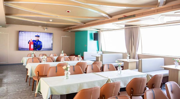 采石矶长江游船