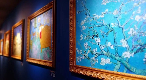 画游梵高沉浸式艺术馆