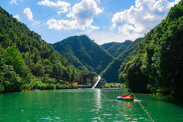 桐庐百岁峡抢滩漂流风景区第 1 张图片