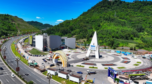 「雅安首展」中国国家地理·探索 极致发现科学艺术影像展