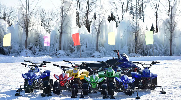 北京十三陵石牌坊冰雪大世界