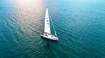 庐山西海月亮湾帆船游艇俱乐部