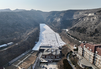 世际园滑雪场第 6 张图片