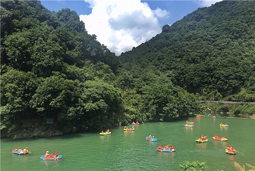 桐庐百岁峡抢滩漂流风景区第 9 张图片