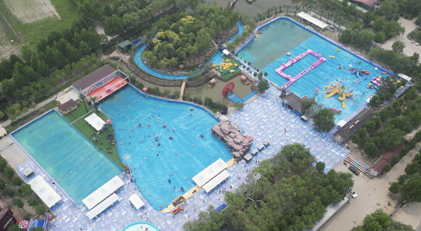 荷香湖畔游乐园