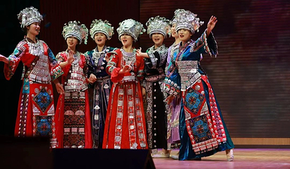 神农架民俗风情篝火晚会第 17 张图片