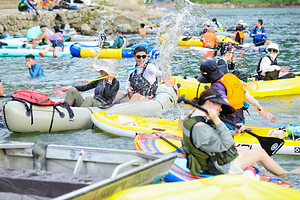 柳溪江自在漂旅划乐园