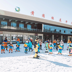 黄冈桃花冲滑雪场