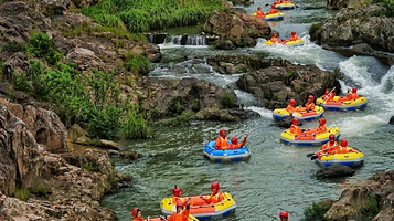 五台龙湾峡谷漂流景区