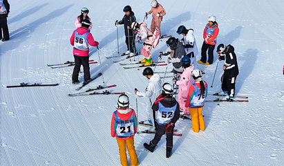 神农架中和国际滑雪场第 3 张图片