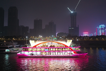 武汉两江游览·月亮湾码头(夜游长江)第 1 张图片
