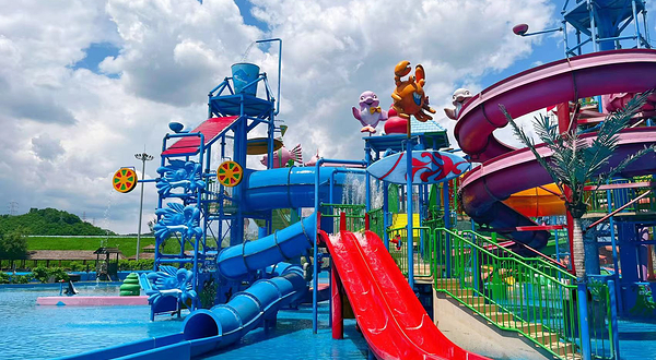 东风湖海豚水世界