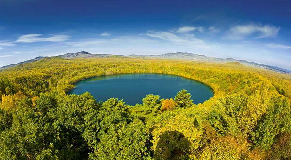 四海龙湾玛珥湖