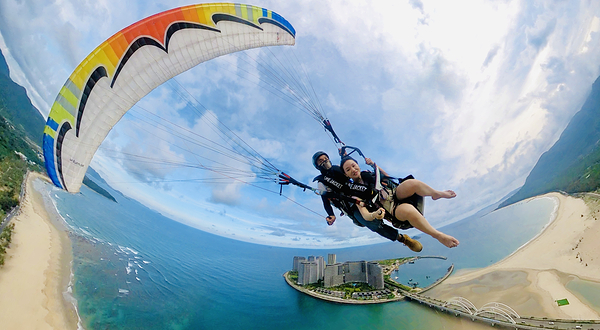 万宁日月湾优翼滑翔伞飞行营地