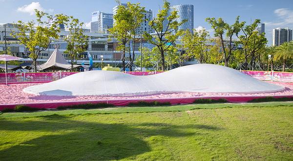 欢乐蹦蹦云乐园