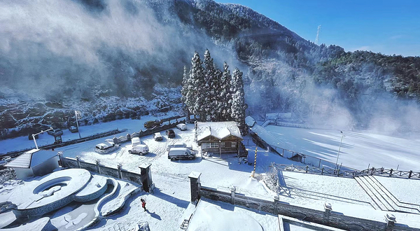 绿水尖室外滑雪场