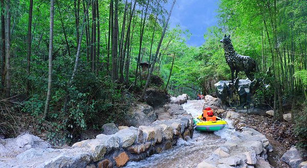 云上草原七星谷漂流