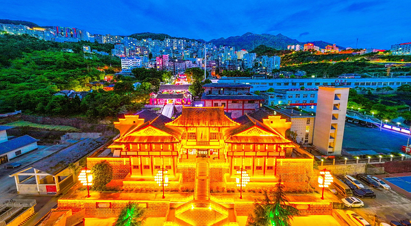 千年巴东一夜回