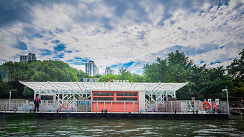 苏州河游览梦清园码头游船