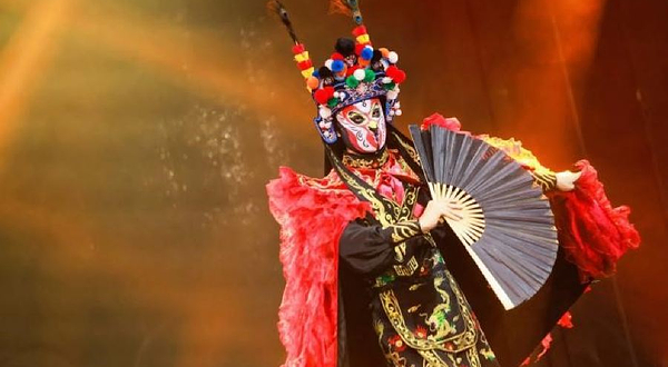 高明飞天大马戏