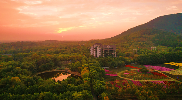 禾泉小镇度假区
