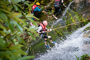 周洛龙潭风景区