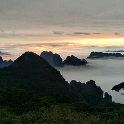 金秀圣堂山景区