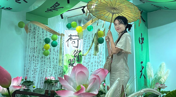 策大师·不朽的青绿《千里江山图》青绿色彩装置展