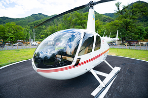 月亮湾鱼鳞坝直升机游览基地