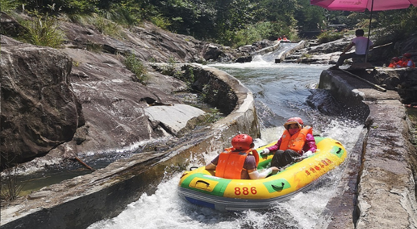 水精灵儿童漂流