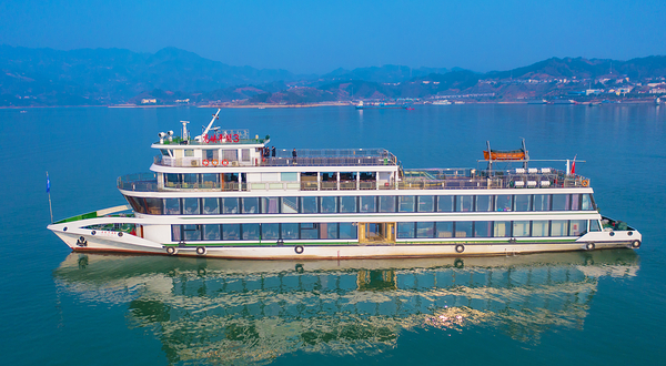 高峡平湖游船(船游三峡)