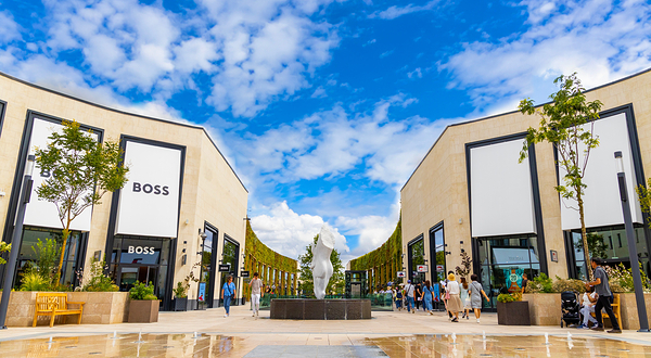 MG巴黎吉维尼购物村