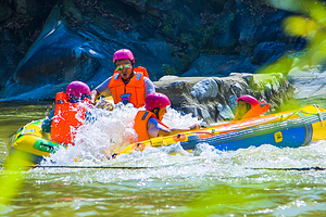 英山桃花冲大峡谷漂流