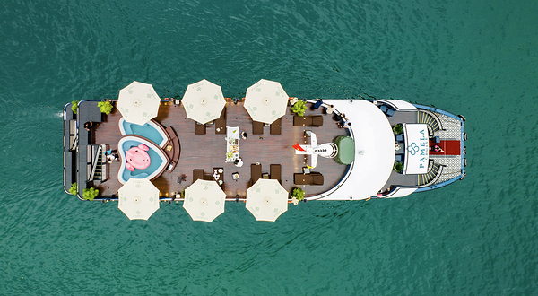 Pamela号下龙湾游船